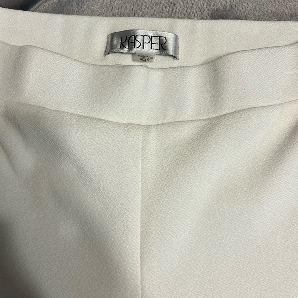 Jasper ladies slacks size med. winter white colored fully lined elastic waist.